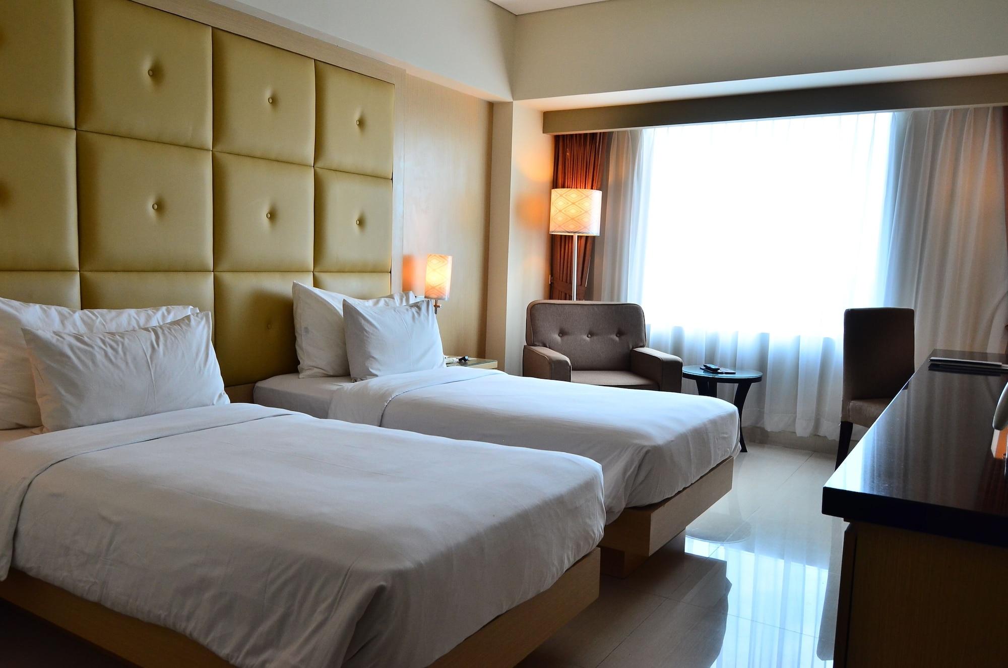 Hotel Santika Makassar Exterior foto