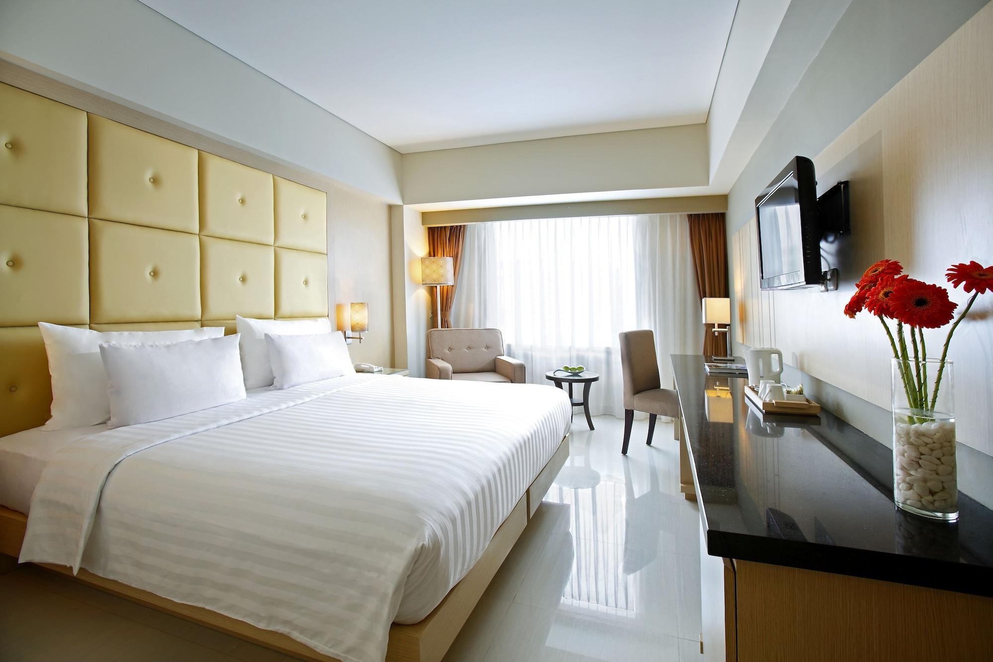 Hotel Santika Makassar Exterior foto